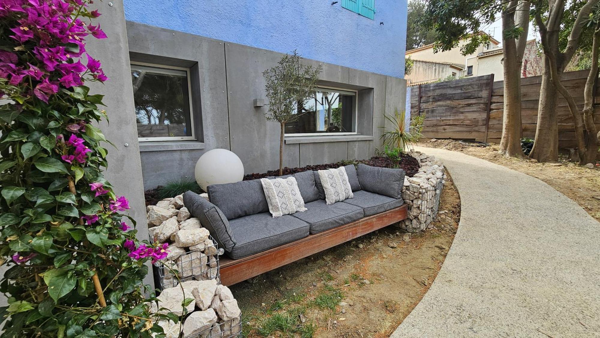 La Maison Bleue Saint-Mitre-les-Remparts Екстериор снимка